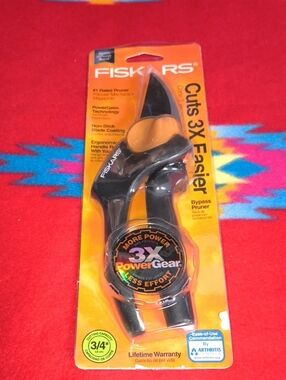 Fiskars PowerGear2 Bypass Pruner, 10.75" New